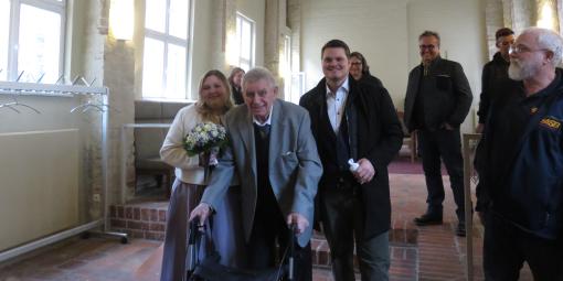 Wunschfahrt zur Hochzeit der Enkelin